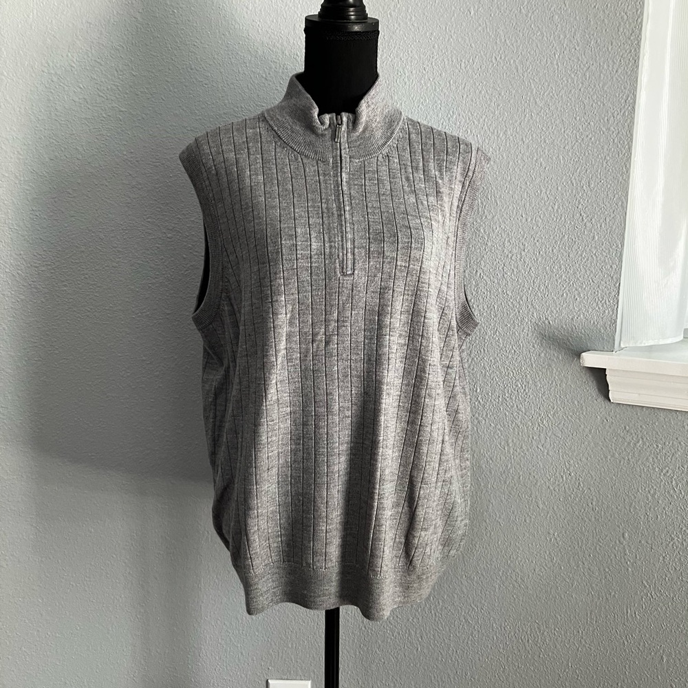 Brooks Brothers new without tag grey sweater vest 100% merino wool